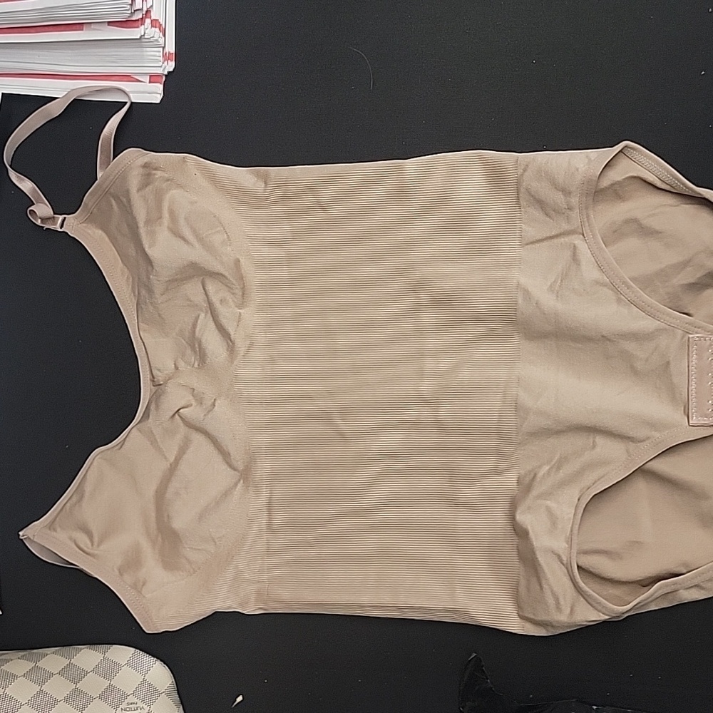 PLOPPYDOLLY BEIGE BODYSUIT - 2XL (USED ORANGE FOR MODEL)